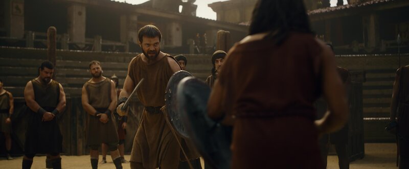 THOSE ABOUT TO DIE -- Episode 103 -- Pictured: (l-r) Jóhannes Haukur Jóhannesson as Viggo, – Moe Hashim as Kwame – Bild: Peacock TV LLC