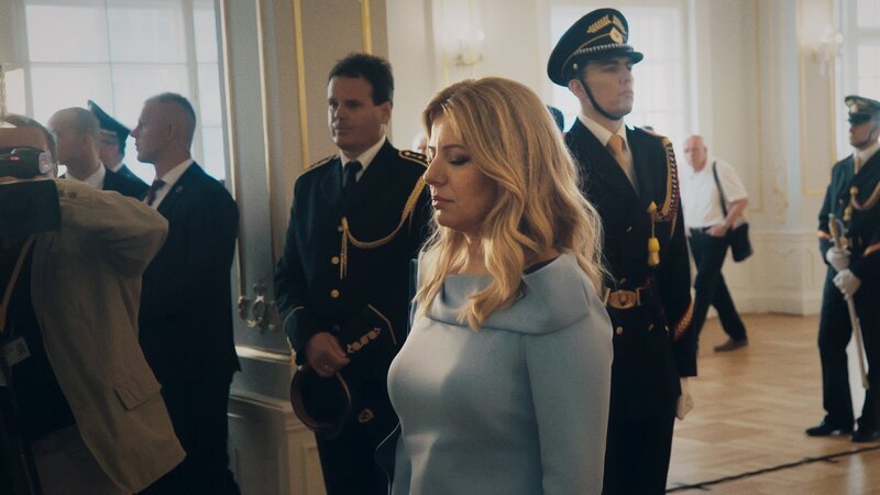 Zuzana Čaputová war zwischen 2019 und 2024 fünf Jahre lang die erste weibliche Präsidentin der Slowakei. – Bild: SRF/​HITCHHIKER Cinema