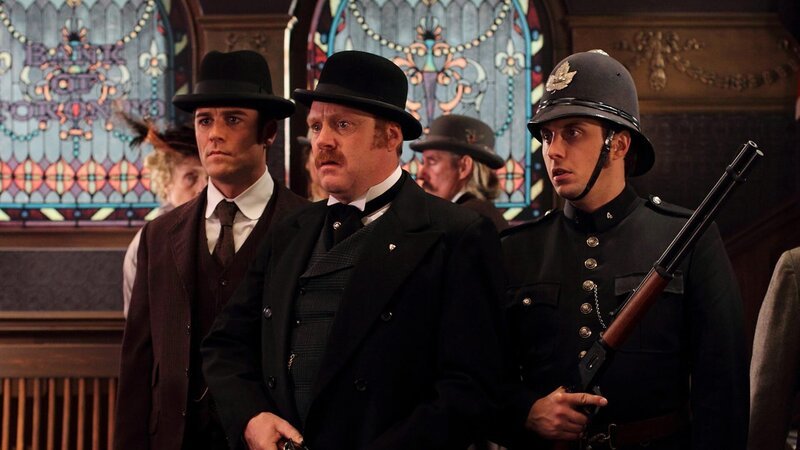L-R: William Murdoch (Yannick Bisson), Thomas Brackenreid (Thomas Craig), George Crabtree (Jonny Harris) – Bild: AXN White