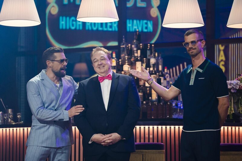 (v.l.n.r.) Klaas Heufer-Umlauf; Oliver Kalkofe; Joko Winterscheidt – Bild: Joyn /​ Weiya Yeung