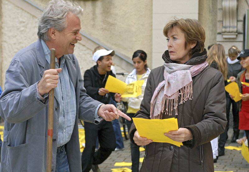 1:0 für das Glück – Bild: ARD Degeto/​Reiner Bajo