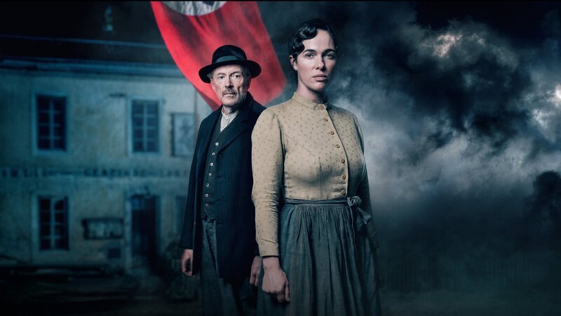 Julius Kraus (Josef Hader), Elies Heingeiger (Verena Altenberger). – Bild: ORF/​ZDF/​Claussen+Putz/​Film AG/​Mathias Bothor