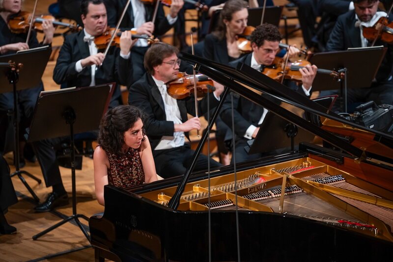 Sternstunde Musik – Rachmaninow am Lucerne Festival; Lucerne Festival Orchestra unter der Leitung von Riccardo Chailly mit Beatrice Rana als Solistin – Bild: SRF/​Priska Ketterer/​Lucerne Festival