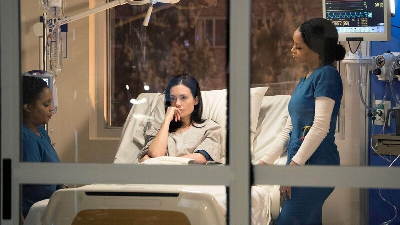 V.l.: Maggie Lockwood (Marlyne Barrett), Dr. Natalie Manning (Torrey DeVitto), April Sexton (Yaya DaCosta) – Bild: TVNOW /​ NBC Universal