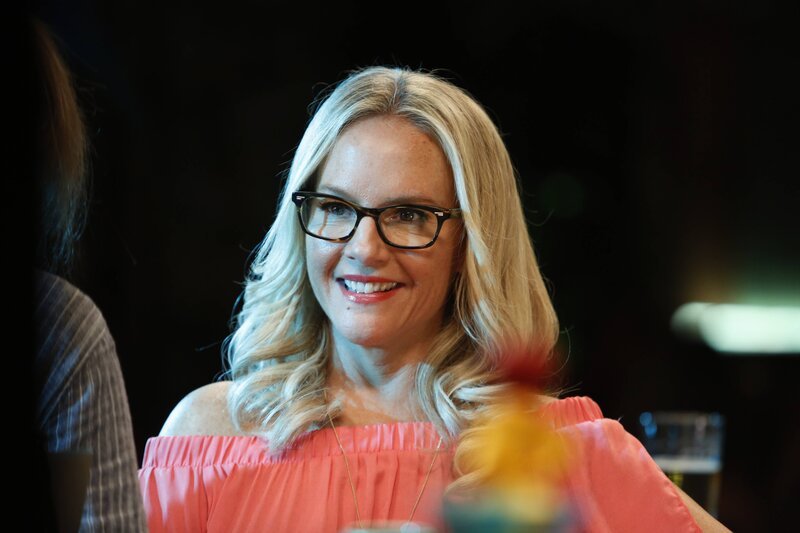 Knüpft neue Freundschaften: Linda (Rachael Harris) … – Bild: warner