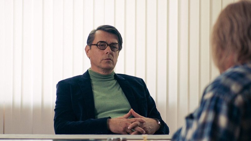 Hary Prinz (Dr. Schallburger). – Bild: ORF/​MR Film