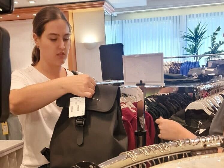 Motto in Hannover: Cooler Coat! Kreiere einen angesagten Look rund um deinen neuen Trenchcoat!, Tag 1: Freia – Bild: RTL /​ Constantin Ent.