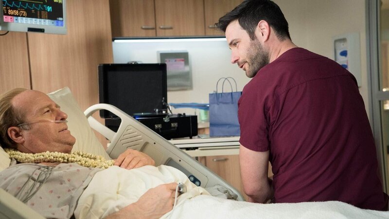 V.l.: Dr. David Downey (Gregg Henry), Dr. Connor Rhodes (Colin Donnell). – Bild: TVNOW /​ NBC Universal