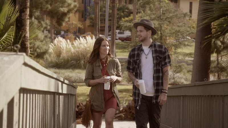 Rachel (Mekenna Melvin) und Ian (Tony Oller) – Bild: TVNOW/​Gaumont