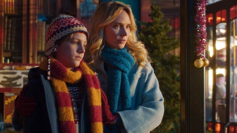 Jules Claus (Mo Bakker, l.), Suzanne (Bracha van Doesburgh) – Bild: RTL /​ Dingie