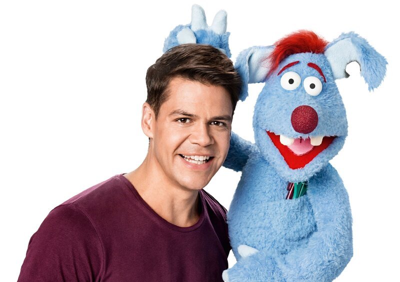 Vor Woozle (r.) ist niemand sicher: Auch Simón nicht! – Bild: SUPER RTL/​Annette Etges