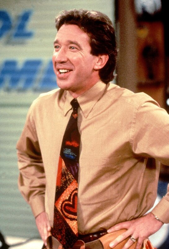 Tim (Tim Allen) soll auf Anweisung des neuen Direktors in seiner Sendung Werbung für einen minderwertigen Fuchsschwanz machen. Doch Tim weigert sich … – Bild: RTL