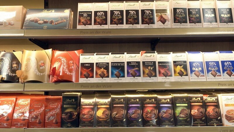 Lindt Schokoladen. – Bild: ORF/​Bavaria