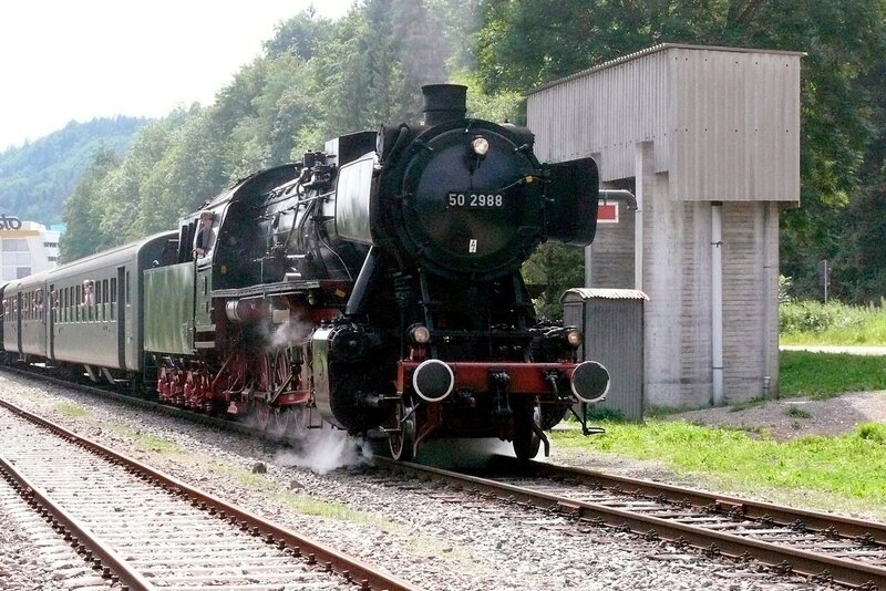 Dampflok 50 2988 auf der Strecke. – Bild: SWR/​Wolfgang Drichelt