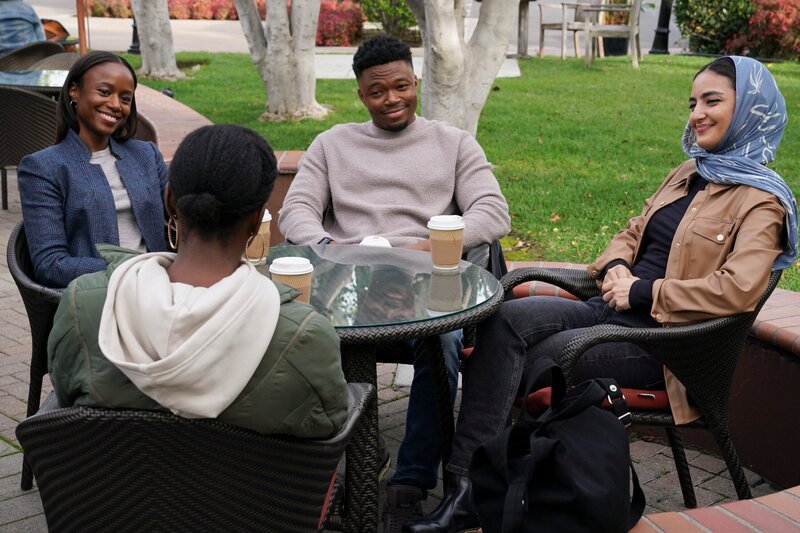 L-R: Ashlei Sharpe Chestnut als Summer Morehurst, Caleb Castille als Special Agent Devin Rountree und Medalion Rahimi als Special Agent Fatima Namazi – Bild: CH Media /​ CBS Broadcasting Inc. /​ Michael Yarish