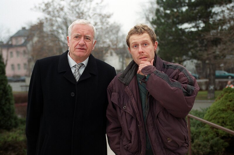 Julia – eine ungewöhnliche Frau „Arthurs Rückkehr“. Im Bild: Peter Bongartz, Andreas Lust. – Bild: ORF/​Dor-Film/​Petro Domenigg