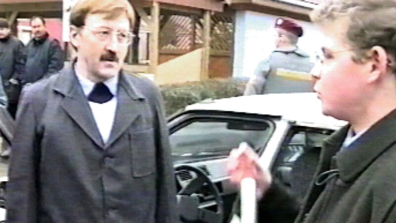 Franz Fuchs beim Lokalaugenschein. – Bild: ORF/​Pammer Film