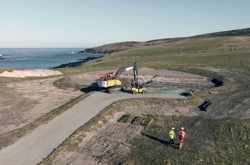 Auf North Uist, einer kleinen Insel im Nordwesten Schottlands, entsteht in Scolpaig eine Raketen-Abschussrampe. – Bild: Hannes Schuler