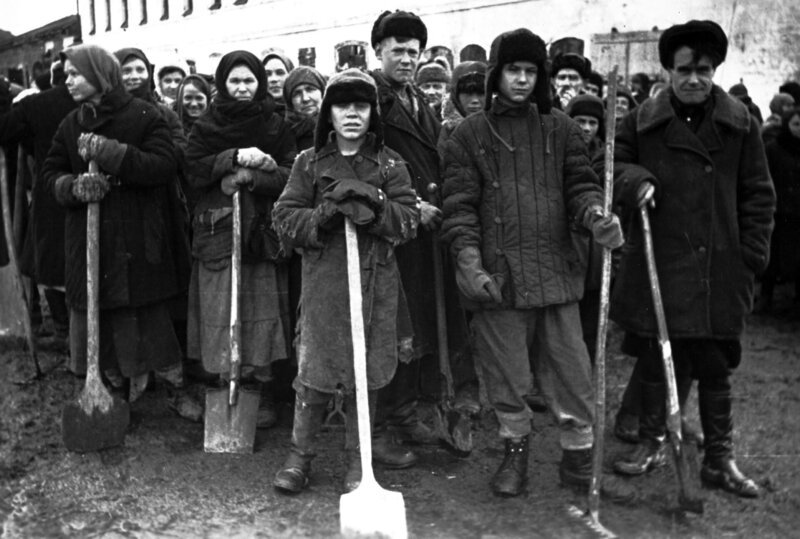 Ostarbeiter, 1942. – Bild: ZDF
