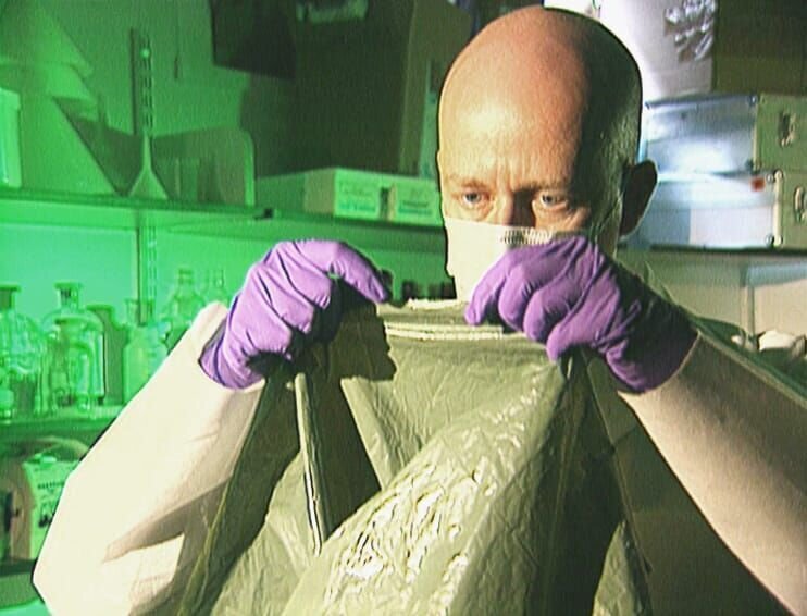 Die Leiche eines 16-jährigen Mädchens wird neun Monate nach seinem Verschwinden gefunden. Die herbeigerufenen Forensiker finden an Leiche und Tatort zahlreiche Spuren. – Bild: VOX