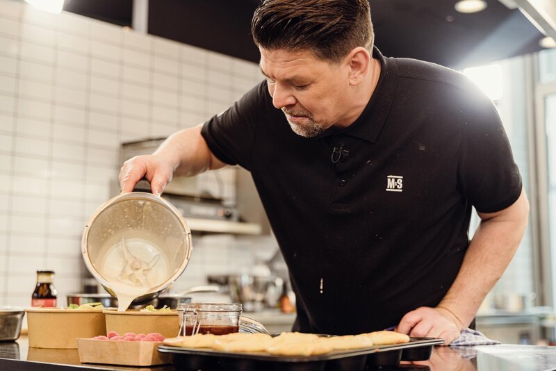 Folge 4: Mälzer und Strohe liefern ab! – Bild: RTL /​ Hendrik Lüders