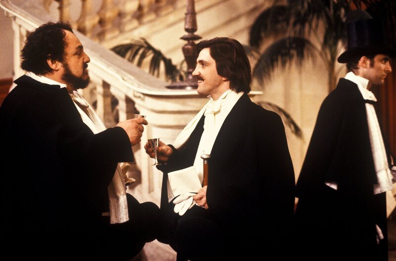 John Rhys-Davies (Fürst Gribov), Stephen McGann (Johann ‚Schani‘ Strauß). – Bild: ORF III