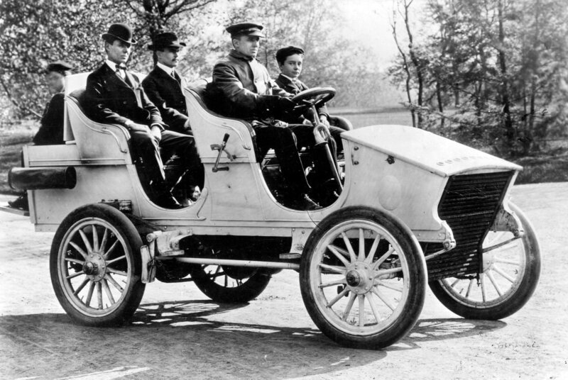 Weißer Dampfwagen 1902. Aufnahme von 1903. Genaues Datum unbekannt. – Bild: Motoring Picture Library /​ Alamy Stock Photo