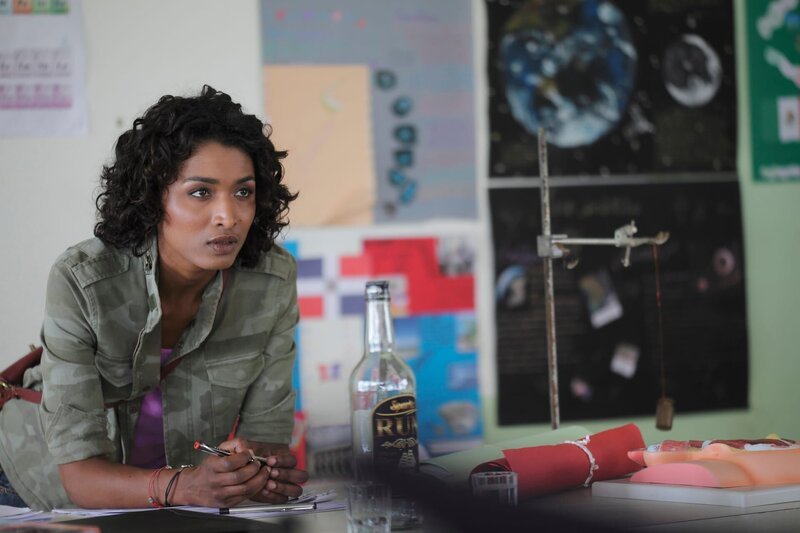 Die smarte Camille Bordey (Sara Martins) lässt sich nicht manipulieren und durschaut die Menschen, die sie vernimmt, schnell. – Bild: ZDF