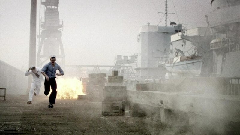 Als um 7:51 Uhr an jenem 7. Dezember 1941 die ersten japanischen Bomben in Pearl Harbor auf Hawaii einschlagen, sind die dort stationierten US-Truppen völlig überrascht. – Bild: Darlow Smithson Productions