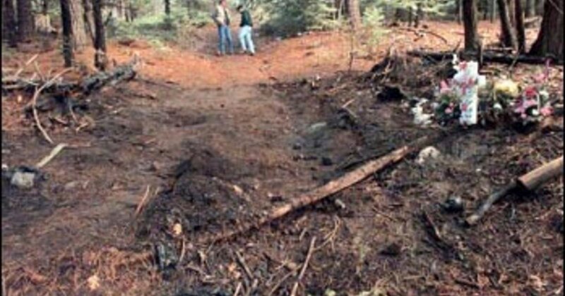 Der Ort, an dem die Leiche ausgegraben wurde. – Bild: Cflix-A PENINSULA TELEVISION PRO /​ Crime + Investigation /​ A PENINSULA TELEVISION PRODUCTION