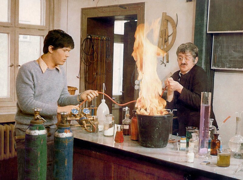 Die Lümmel von der ersten Bank V - Wir hau'n die Pauker in die Pfanne – Bild: MDR/​Degeto