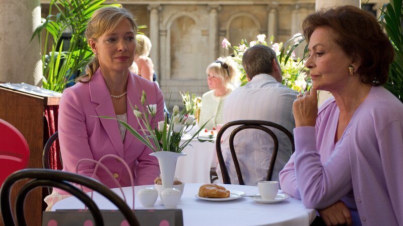 L-R: Lady Nicole (Katja Weitzenböck), Lady Claire (Karin Dor) – Bild: ZDF und Jon Ailes