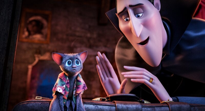 Mavis als Fledermaus und Dracula. – Bild: ORF/​Sony Pictures