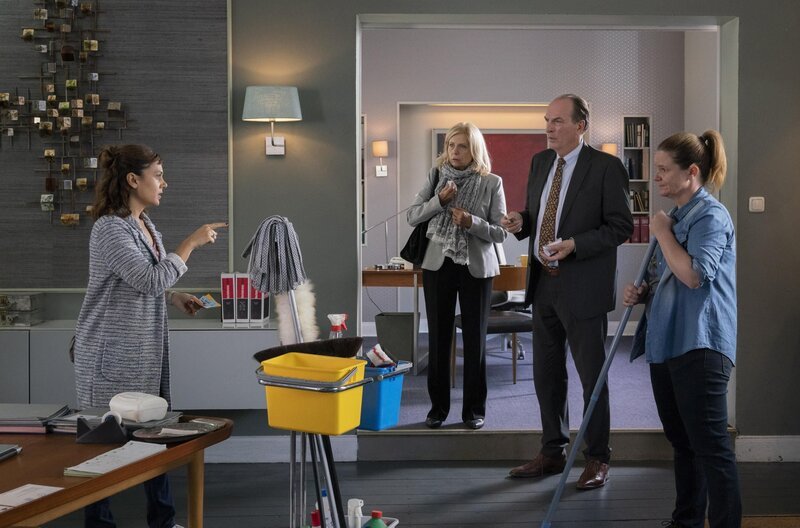 (v.l.n.r.) Yasmin Meckel (Sophie Dal); Isabel von Brede (Sabine Postel); Markus Gellert (Herbert Knaup); Gudrun Wohlers (Katrin Pollitt) – Bild: Sat.1 emotions