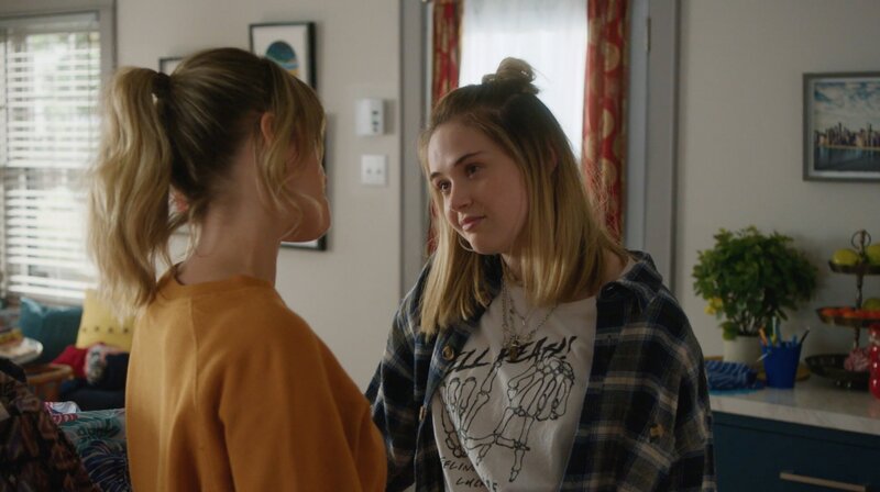 Isabelle (Christine Beaulieu, li.), Jade (Emi Chicoine, re.) – Bild: WDR/​KOTV