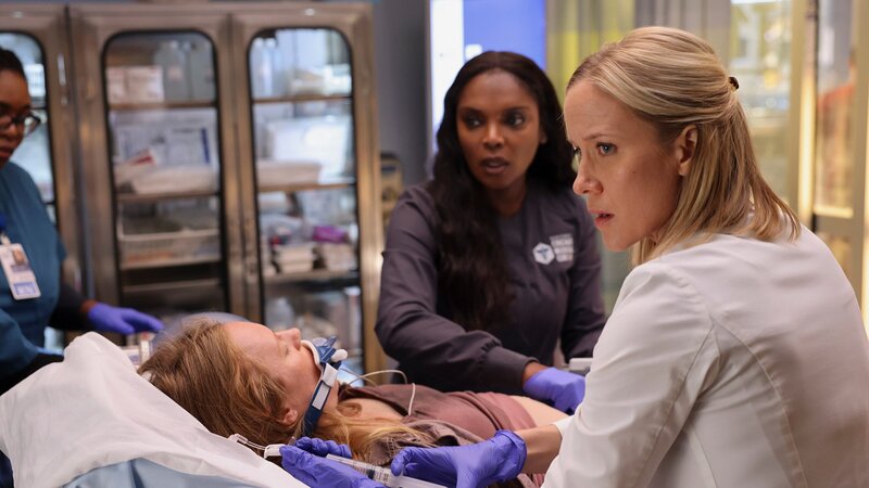 Chicago Med Staffel 8 Folge 3 Gute Betreuung: Brian Tee als Dr. Ethan Choi  Copyright: SRF/​NBC Universal – Bild:  SRF/​NBC Universal