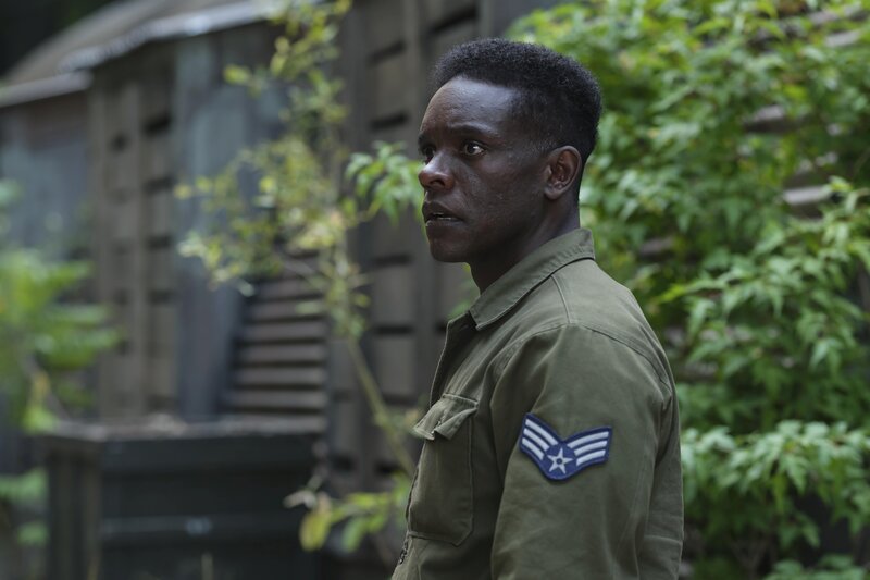 Chris Chalk als Dick Hallorann. – Bild: Warner /​ Home Box Office, Inc.