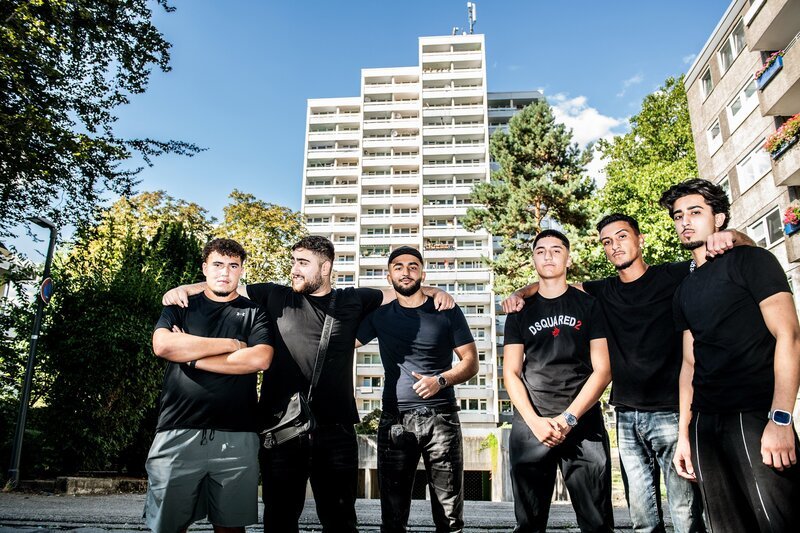 Die Jungs vom Hochhaus. Sie wohnen gern hier. – Bild: ZDF und Susanne Dobler