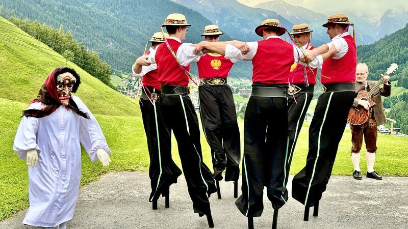 D’ Arlberger in St. Anton. – Bild: ORF/​Papke Film/​Christian Papke