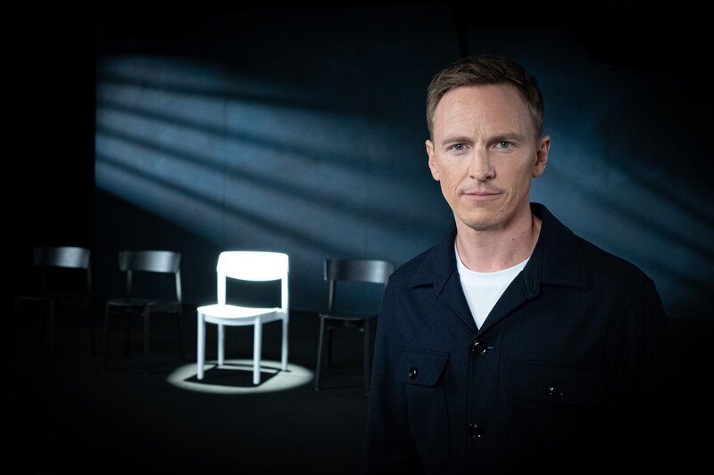 Jochen Breyer zeigt, welche erschreckende Dimension Tötungsdelikte gegen Frauen in Deutschland erreicht hat. Er fragt: Welche Muster gibt es, welche Warnzeichen – und wie der Staat Frauen besser schützen könnte. – Bild: ZDF und Christoph Eder Jochen Breyer zeigt, welche erschreckende Dimension Tötungsdelikte gegen Frauen in Deutschland erreicht hat. Er fragt: Welche Muster gibt es, welche Warnzeichen – und wie der Staat Frauen besser schützen könnte. – Bild: ZDF und Christoph Eder