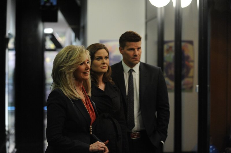 Morgan FAIRCHLD, Emily DESCHANEL, David BOREANAZ; BONES – SAISON 7 QUI A TUE LE PRINCE CHARMANT ? – Bild: FRM6 /​ TWENTIETH CENTURY FOX FILM CORPORATION. ALL RIGHTS RESERVED