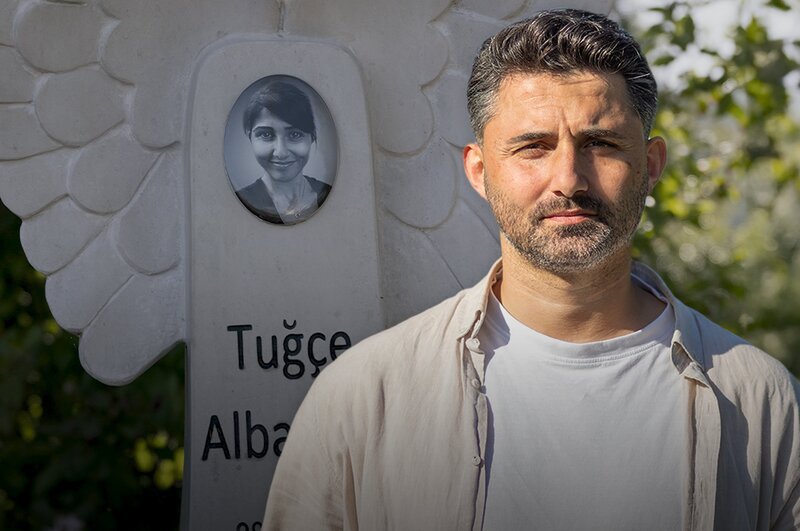Doğuş Albayrak verlor seine Schwester Tuğçe durch einen Gewaltangriff. Er will keine Rache. – Bild: ZDF und Alex Stoll