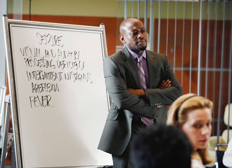Missachtete Autorität: Omar Epps als Dr. Eric Foreman (M.) – Bild: SUS /​ SF