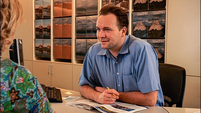 L-R: Katharina Straßer, Thomas Stipsits – Bild: ORF 1