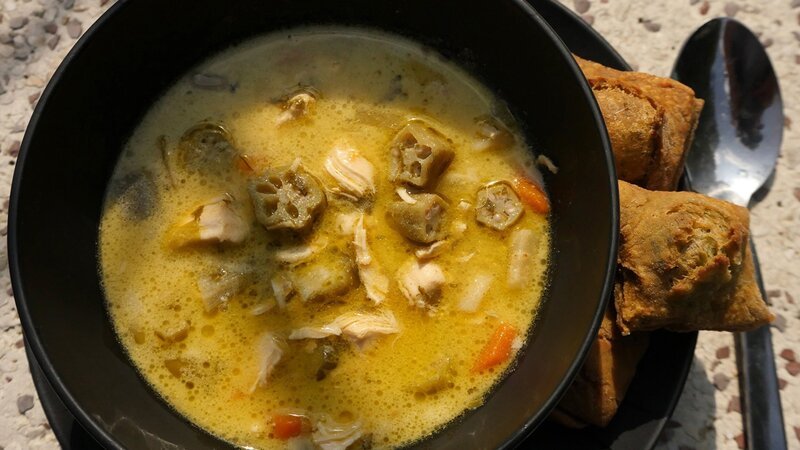 Zu Tisch Nord-Bosnien Kesselgulasch mit Okraschoten – Bild: SRF/​Dieter Stürmer