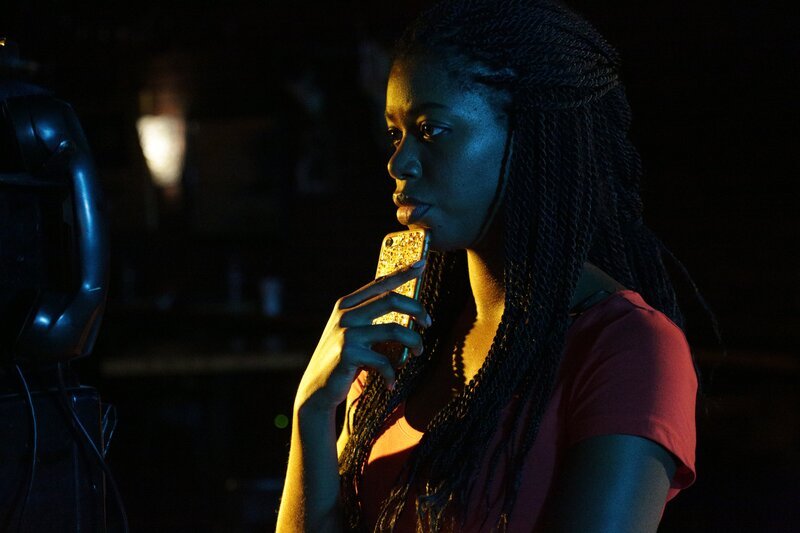 After receiving an indecipherable call from the disconnected phone, Michelle ponders the meaning of the sounds she’s hearing. – Bild: Destination America /​ Discovery Communications