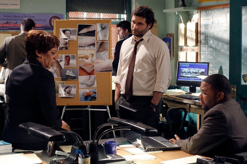 Die honorarfreie Verwendung ist nur bei redaktioneller Berichterstattung im Rahmen einer Programmankündigung im Zusammenhang mit dieser Sendung und Nennung von 13TH STREET gestattet. – Bild: NBC Universal, Inc /​ 13TH STREET