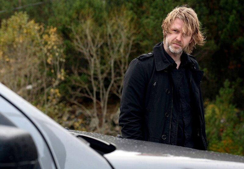 Varg Veum (Trond Espen Seim) hat etwas zu verbergen. – Bild: ARD Degeto/​Miso Film/​ SF Norge/​O