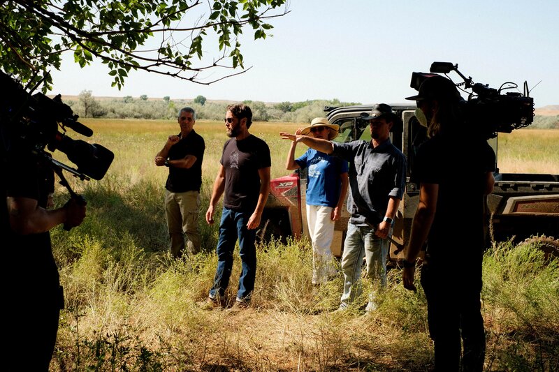 Jim Segala (l.), Bryant ‚Dragon‘ Arnold (2.v.l), Thomas Winterton (r.) – Bild: boxftp /​ HISTORY /​ A+E Networks