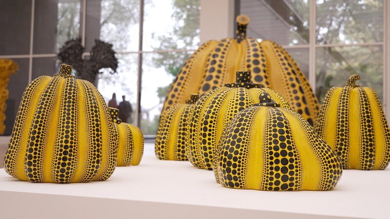 Kürbis im Polka Dot Stil von Künstlerin Yayoi Kusama – Bild: SRF/​Bildmontage